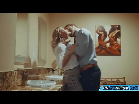 ❤️ როცა მკერდი ქერა აცდუნებს საჯარო საპირფარეშოში ️ პორნო ჩვენთან ❌